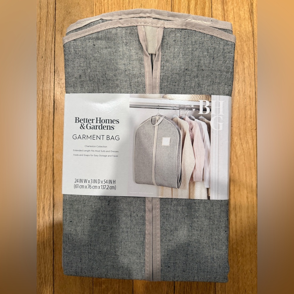 Better home and gardens garment bag NWT‎